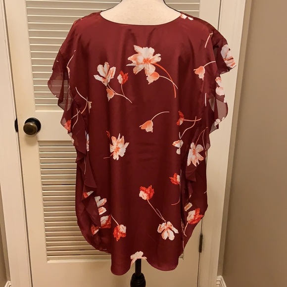 28. Lauren Ralph Lauren Blouse in Deep Crimson &Floral - Picture 8 of 10